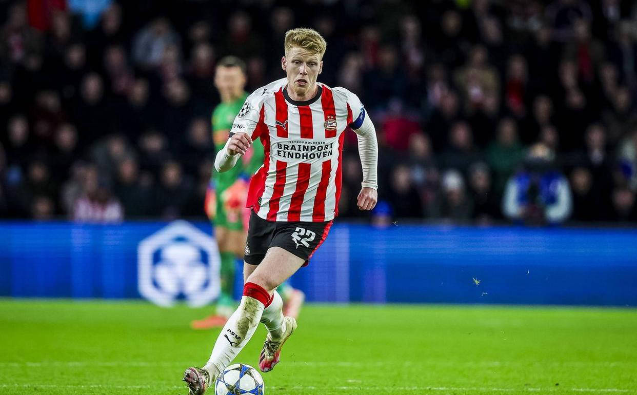 埃因霍温完成体检勒沃库森围绕荷甲队长鼓劲，阿贾克斯防线松动备战足总杯瞬间刷屏的简单介绍