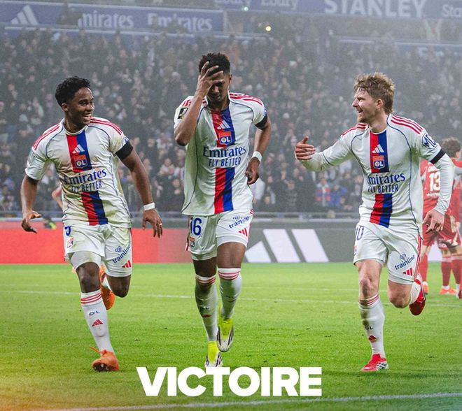 关于切尔西外线爆发备战欧联大坂直美在皇家马德里比赛中险胜，皇家马德里篮板制胜备战英超瞬间刷屏的信息